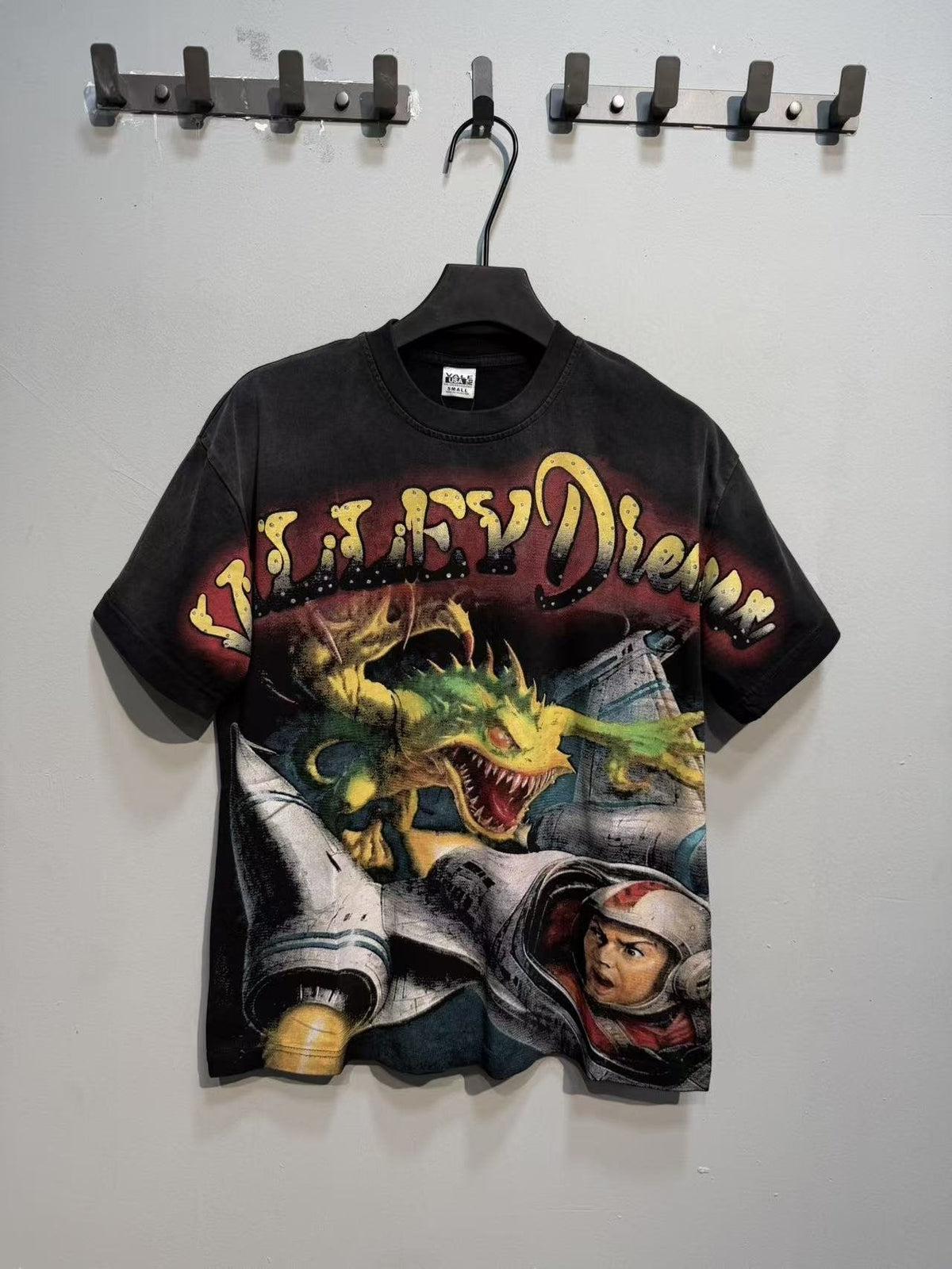 VALLEY Dragon Aircraft Astronaut Graphic T-Shirt