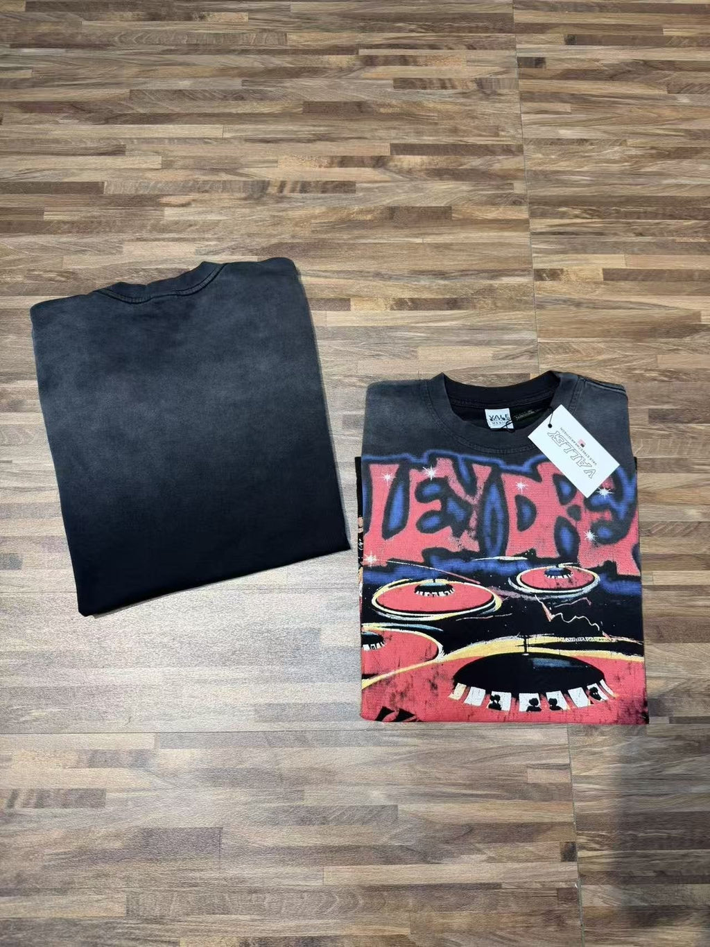 VALLEY UFO Graphic Washed Black T-Shirt