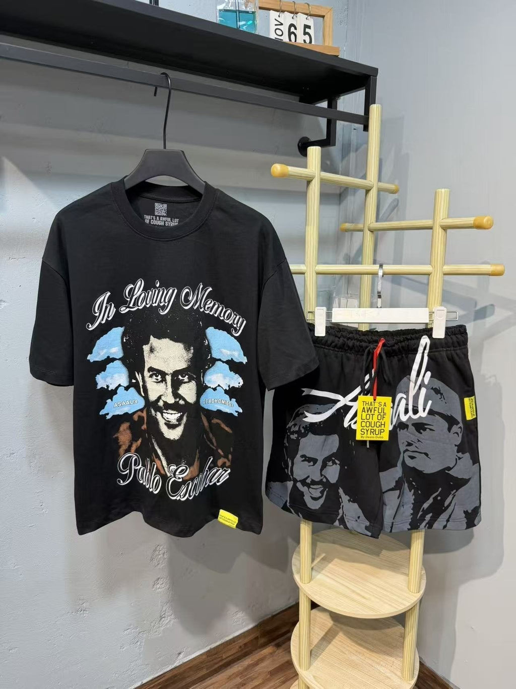 THAT'S A AWFUL LOT OF COUGH SYRUP Pablo Escobar Graphic Short-Sleeve Set