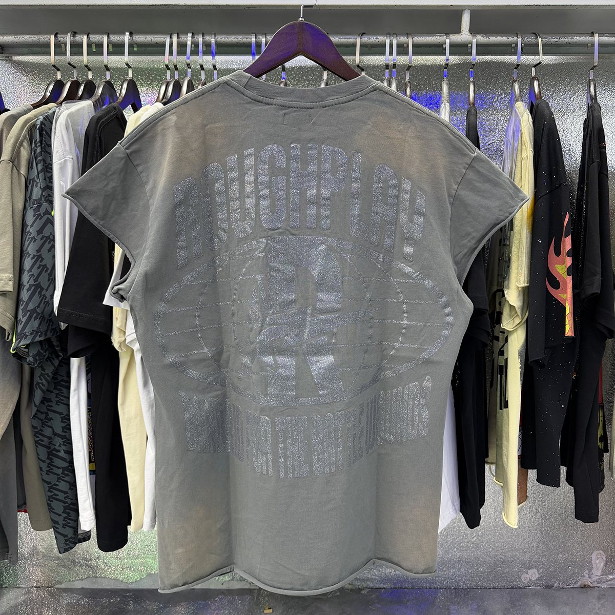 Rough Play Skull Globe Sleeveless T-Shirt