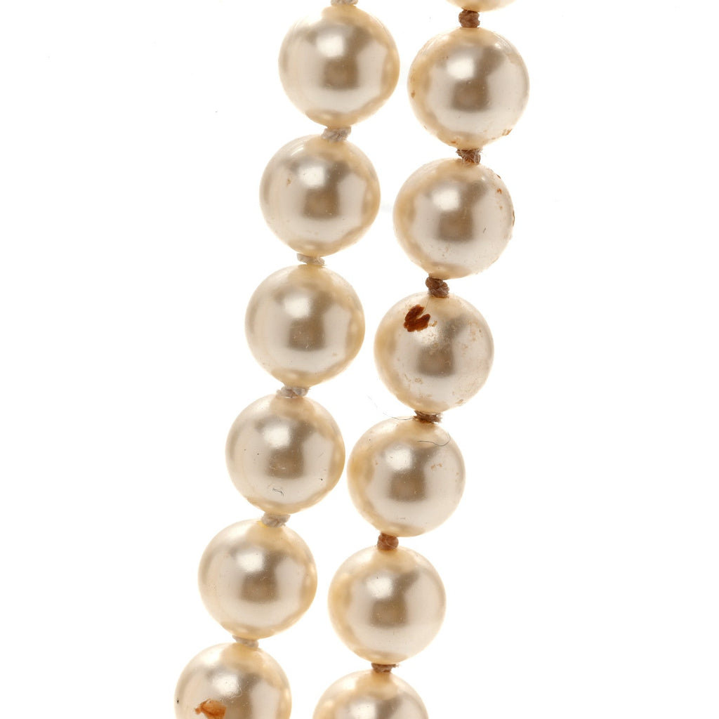 Graduated Pearl CC Long Necklace Silver