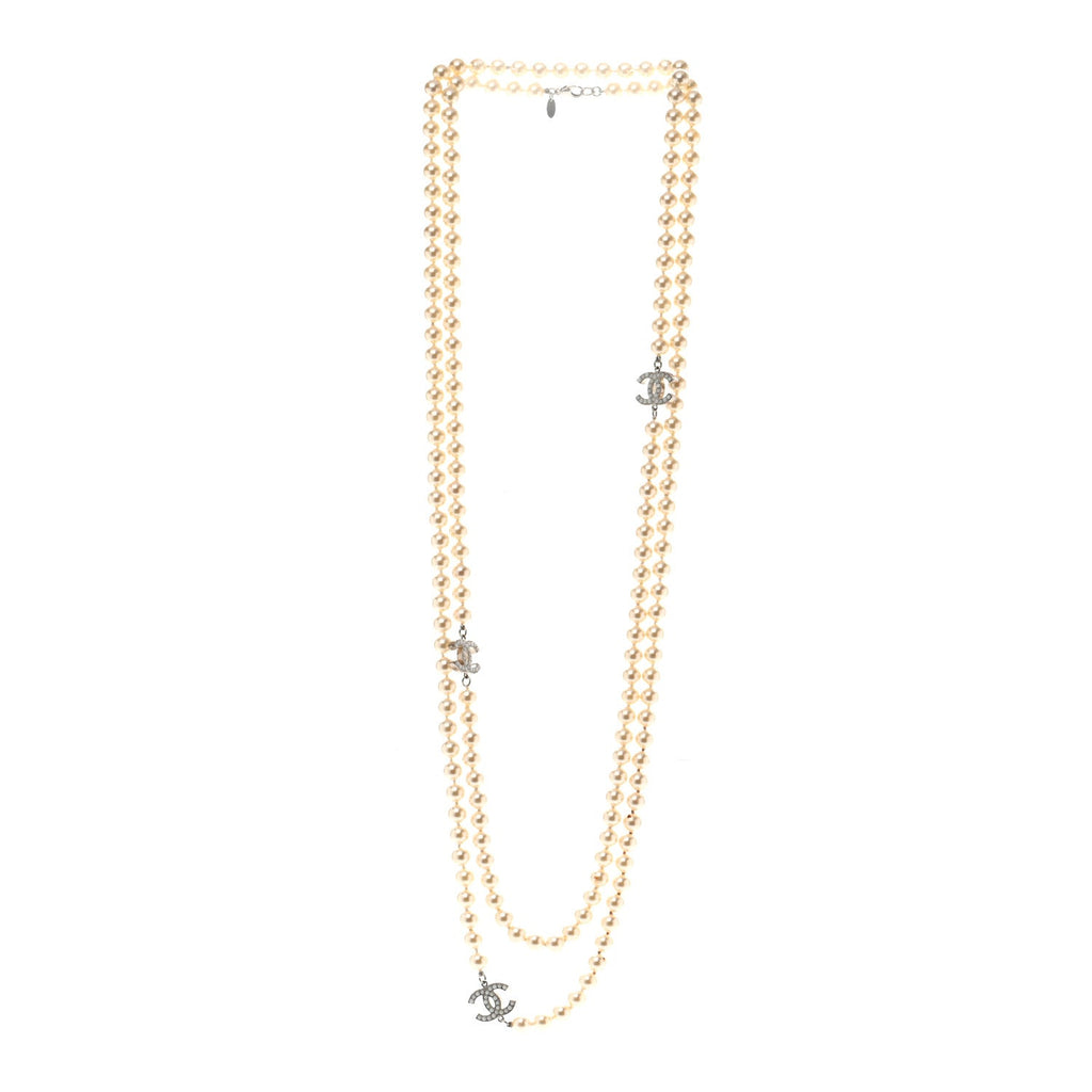 Graduated Pearl CC Long Necklace Silver