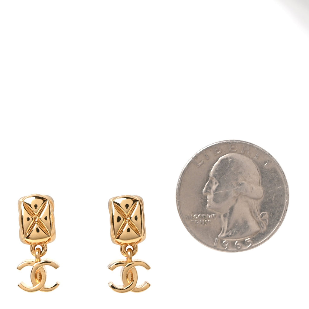 Metal CC Drop Earrings Gold