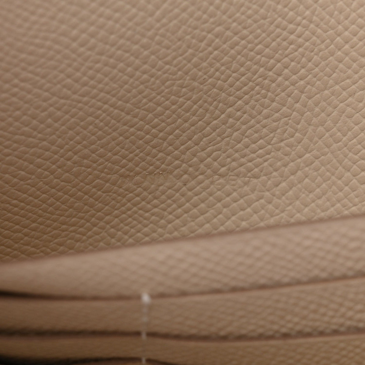 Epsom Constance Long To Go Wallet Craie