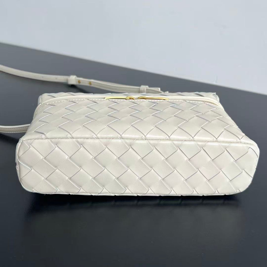 BANG BANG 22 VANITY CASE IN WHITE CALFSKIN