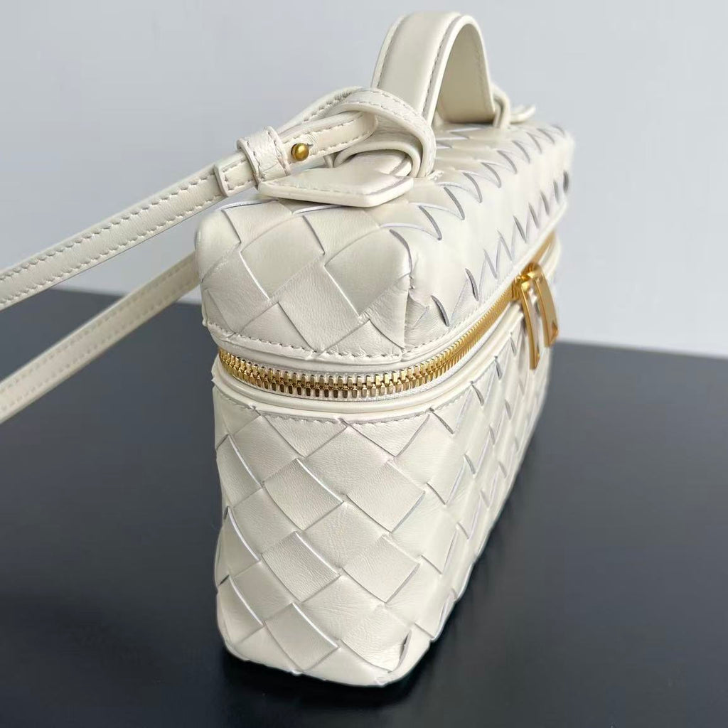 BANG BANG 22 VANITY CASE IN WHITE CALFSKIN