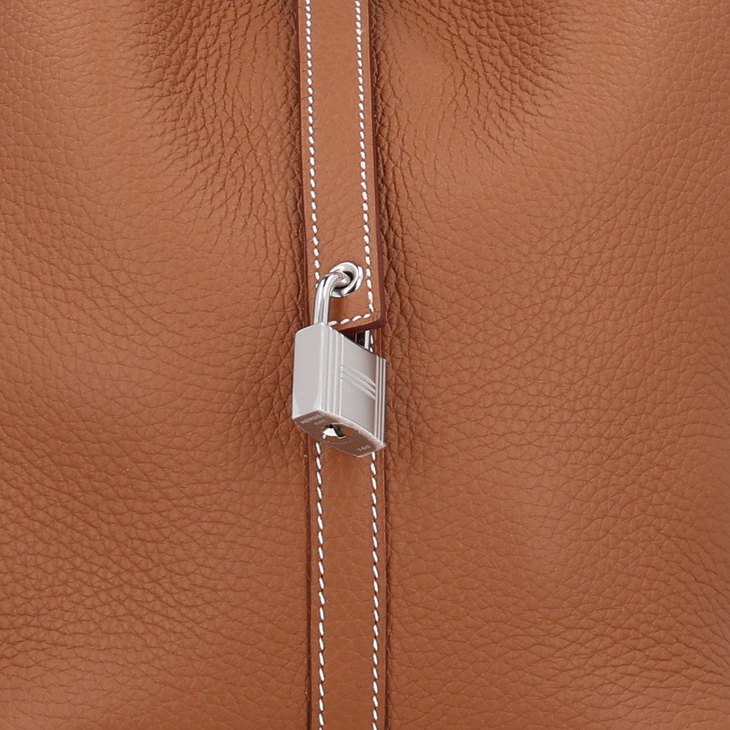 Taurillon Clemence Picotin Lock 22 MM Gold
