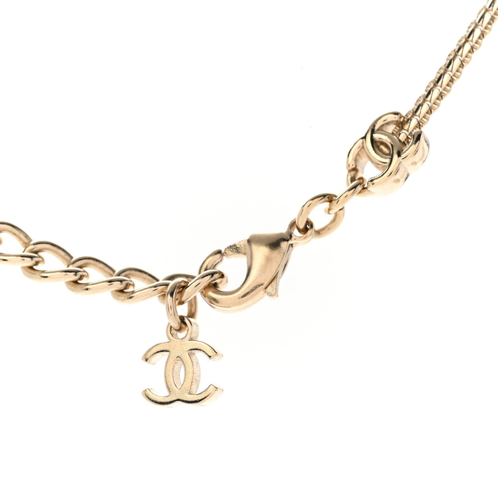 Metal CC Short Chain Necklace Gold
