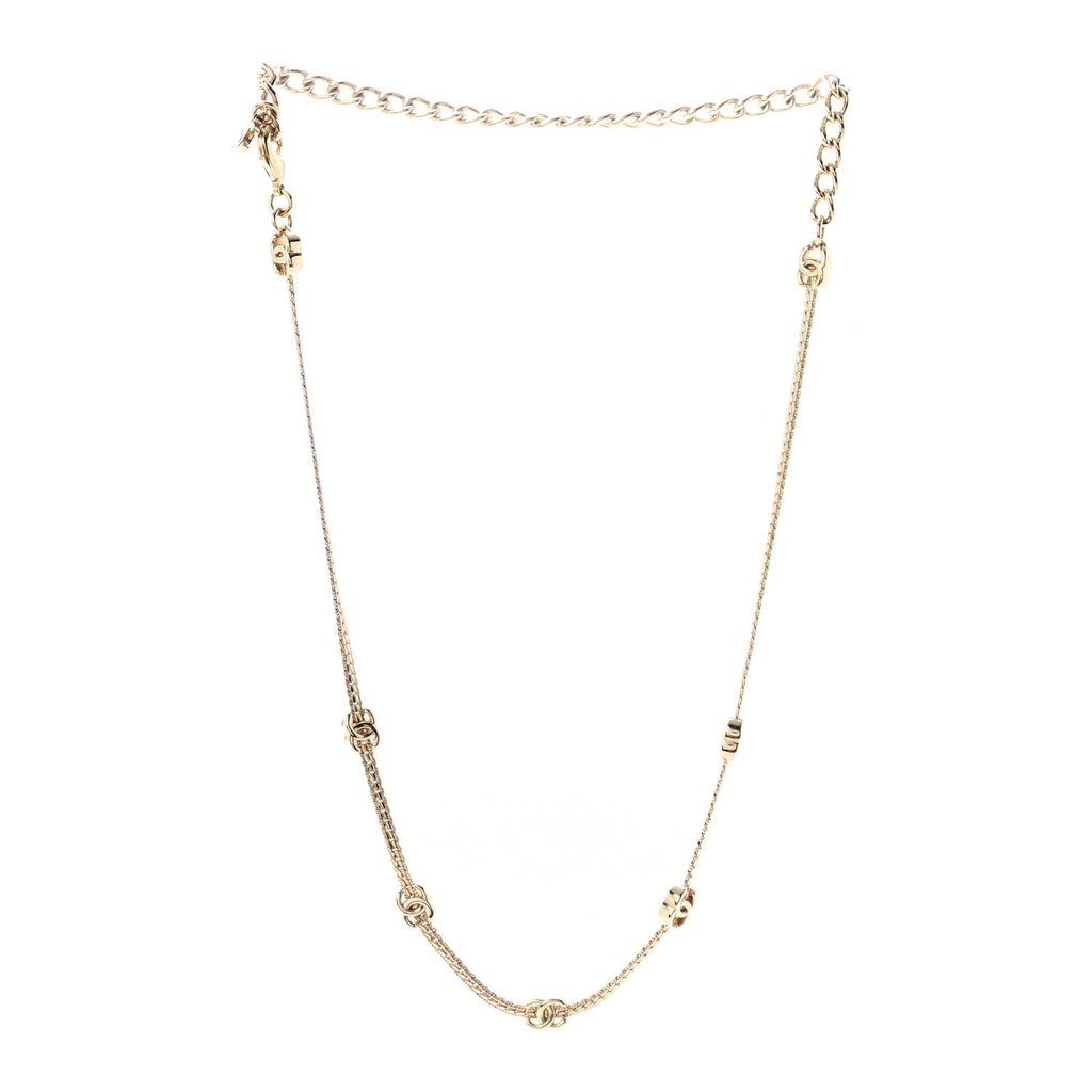 Metal CC Short Chain Necklace Gold