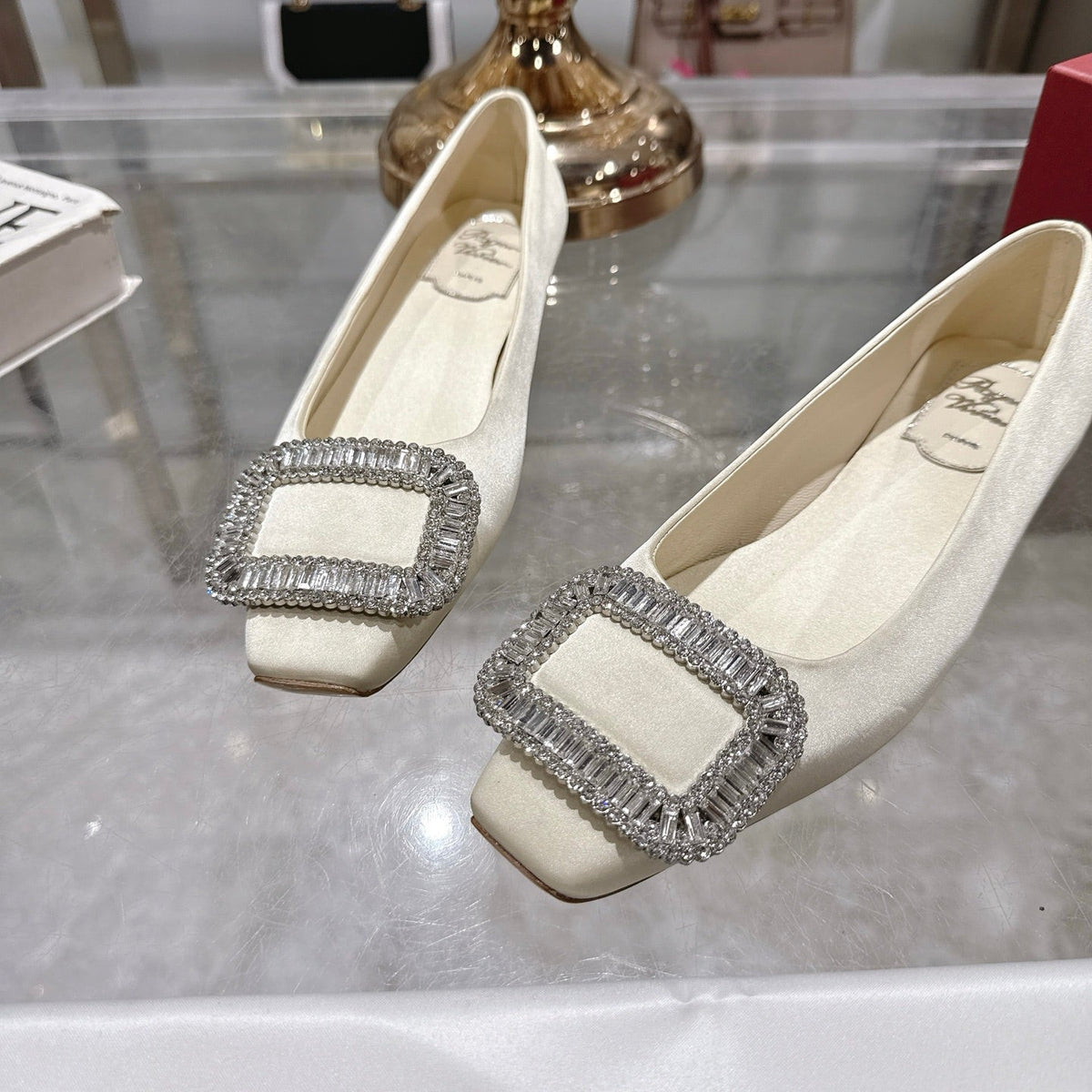 Bell Viv 25 Pumps White Imported Silk 300735