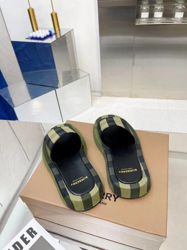 Burberry 26 Check Slippers Green Black in Cotton Linen 729728