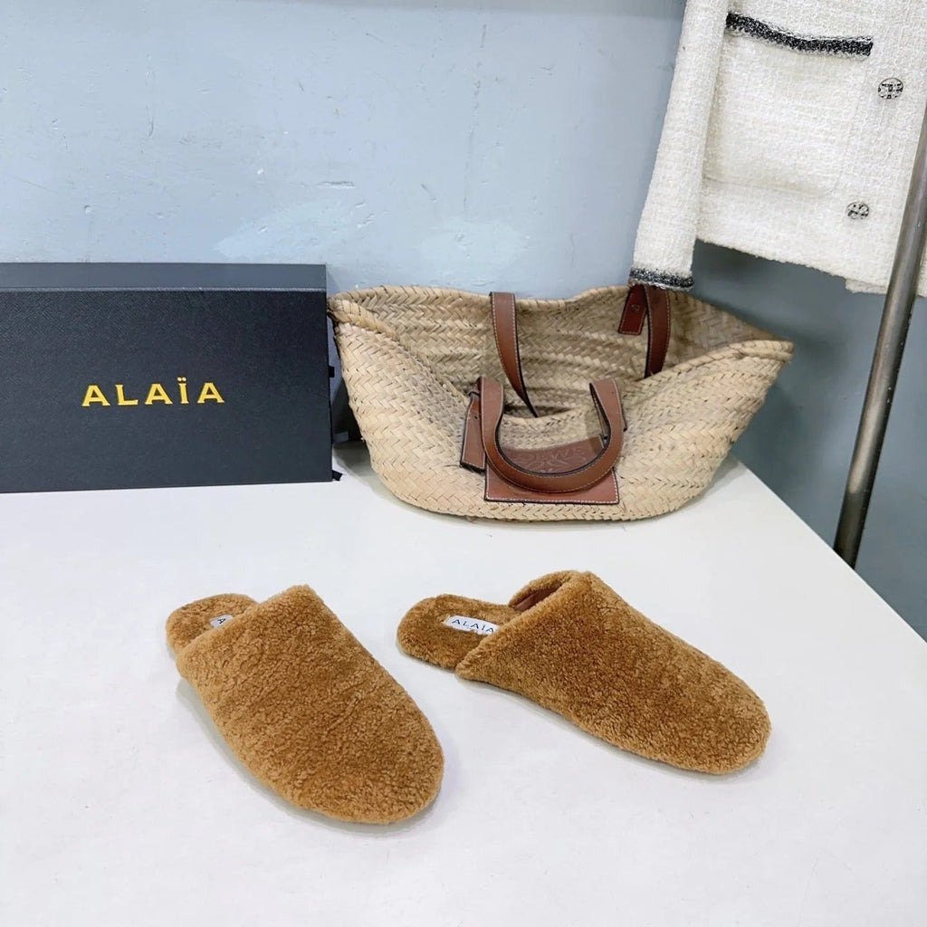 ALAIA 25 Fur Mule Slipper Camel in Lambswool 629517