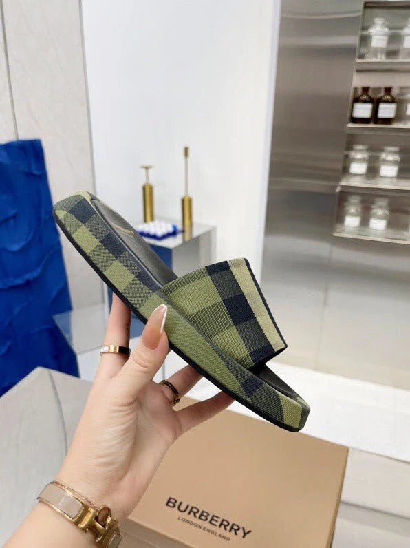 Burberry 26 Check Slippers Green Black in Cotton Linen 729728