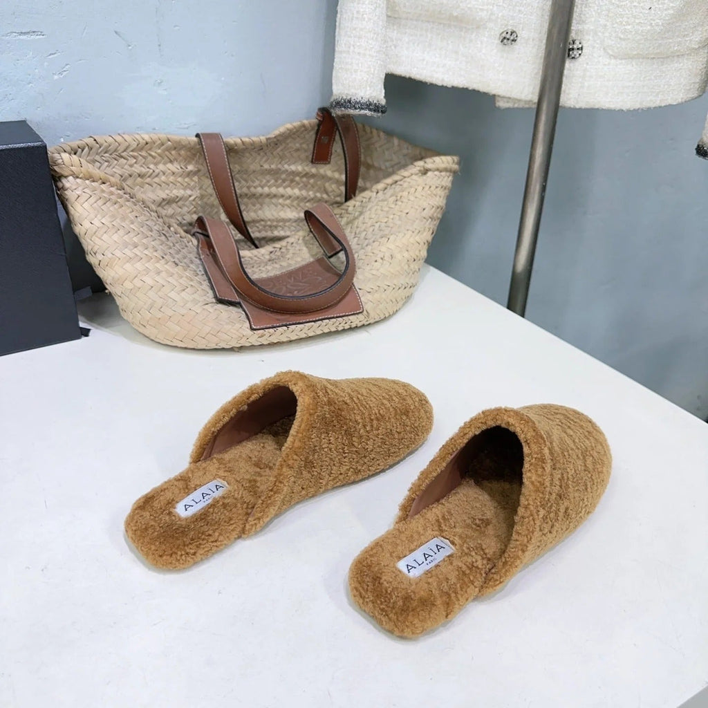 ALAIA 25 Fur Mule Slipper Camel in Lambswool 629517