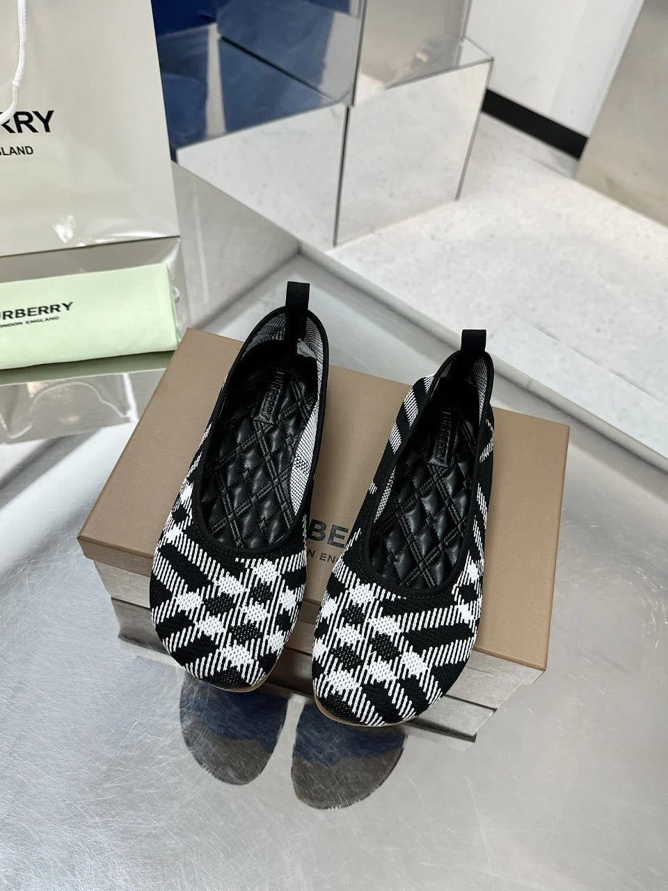 Burberry Classic Check Flats Black White in Fabric 729741
