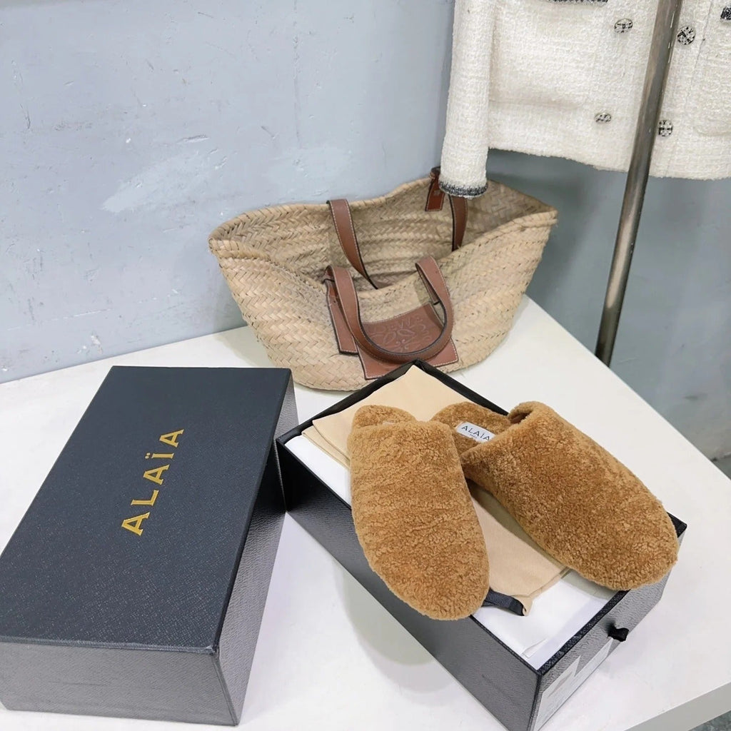ALAIA 25 Fur Mule Slipper Camel in Lambswool 629517