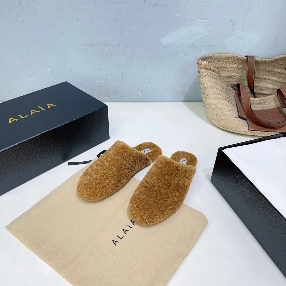 ALAIA 25 Fur Mule Slipper Camel in Lambswool 629517