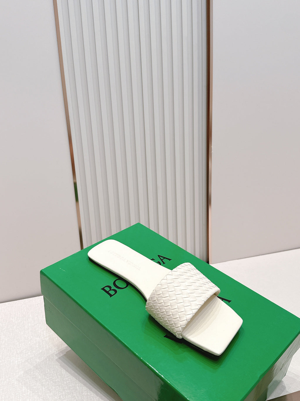 BV Parco Slide White Intrecciato Woven Leather 798043