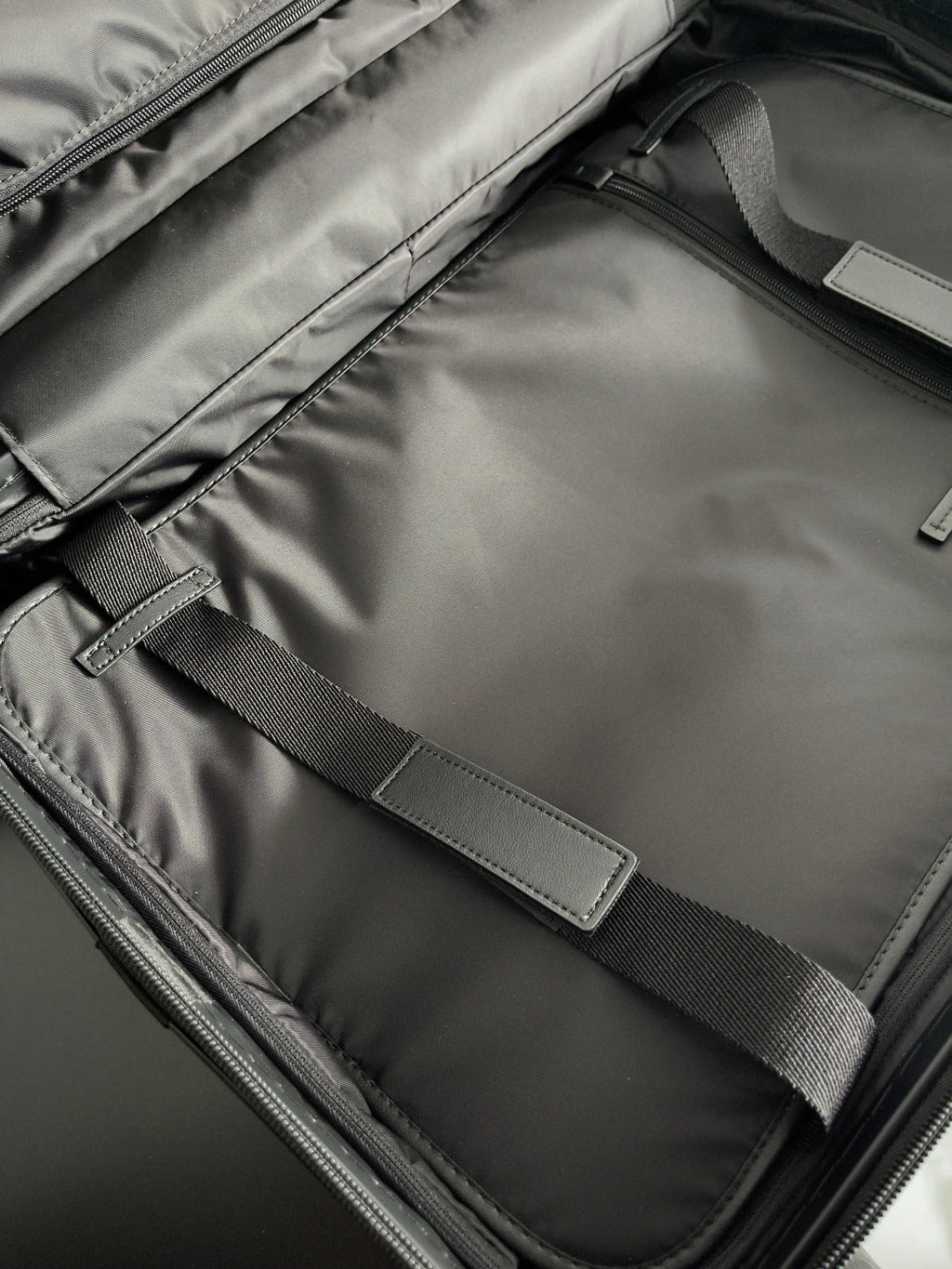 BV 25 Odyssey Cabin Suitcase Black Polycarbonate & Intreccio Pattern