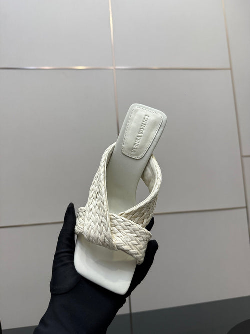 BV 26s Heeled Sandals 9.5cm Cream White Calfskin Raffia