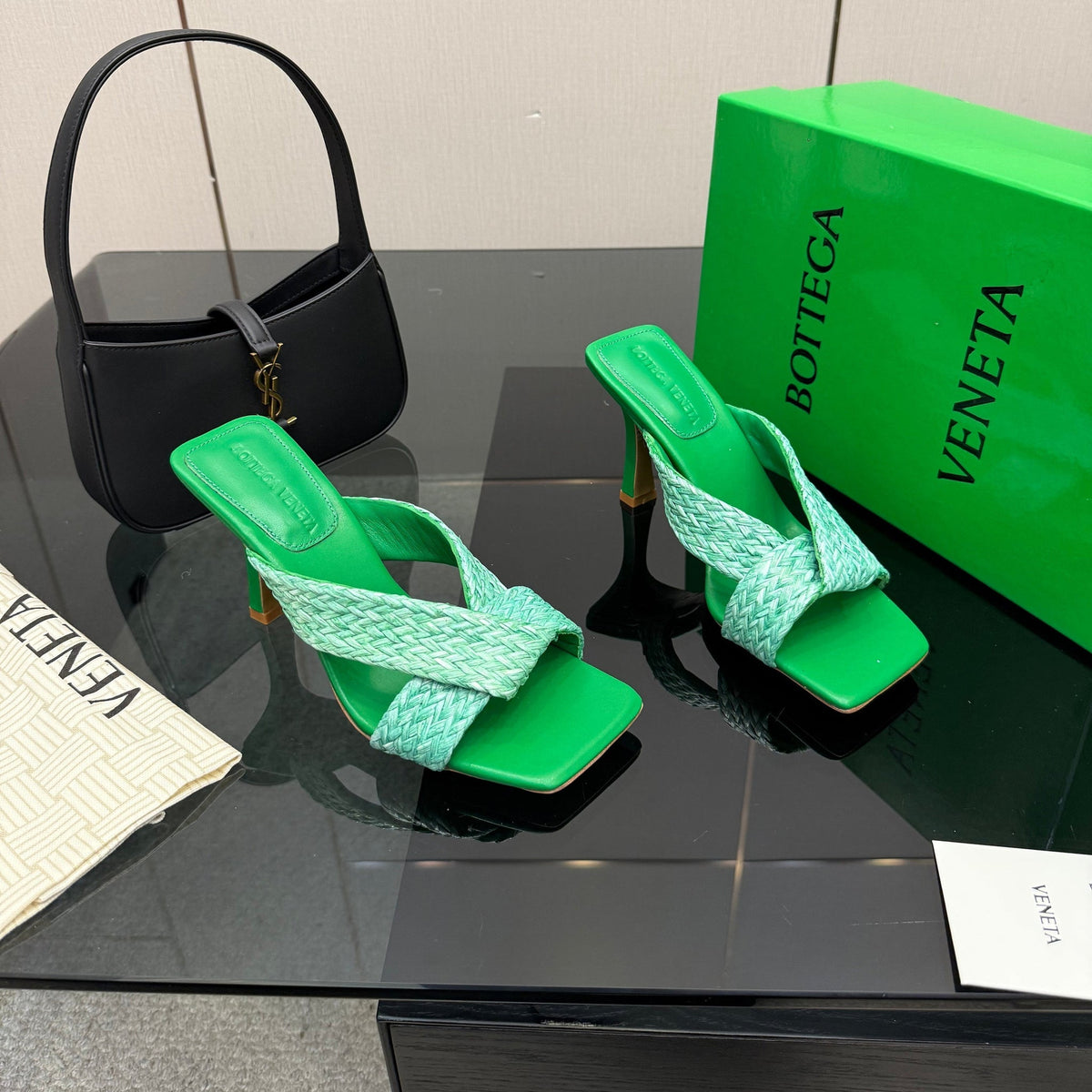 BV 26s Heeled Sandals 9.5cm Green Calfskin Raffia