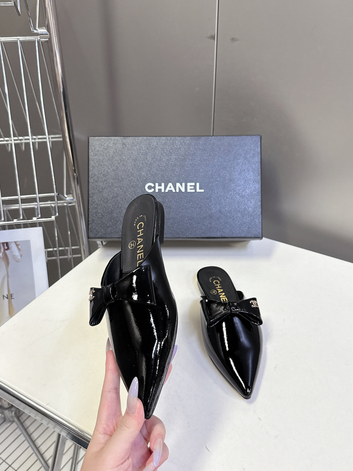 CC 25 Mules Black Calfskin Patent Leather 353925