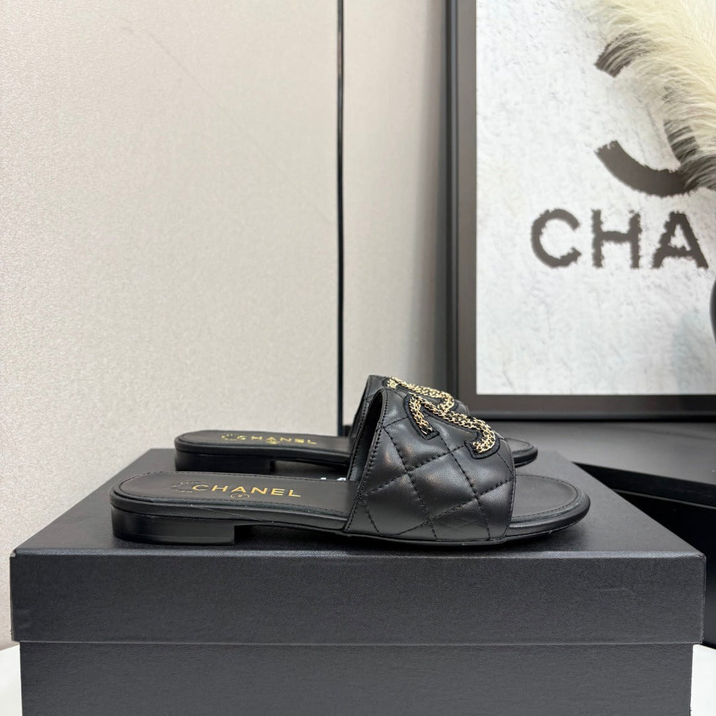 CC 25 Doubble Chain Embroidered Slippers Black Quilted Sheepskin 352490