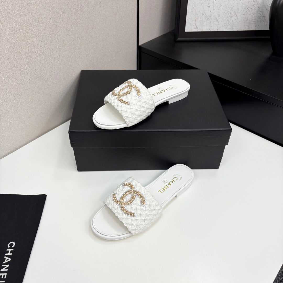 CC 25 Doubble Chain Embroidered Slippers White Fabric And Sheepskin 352492