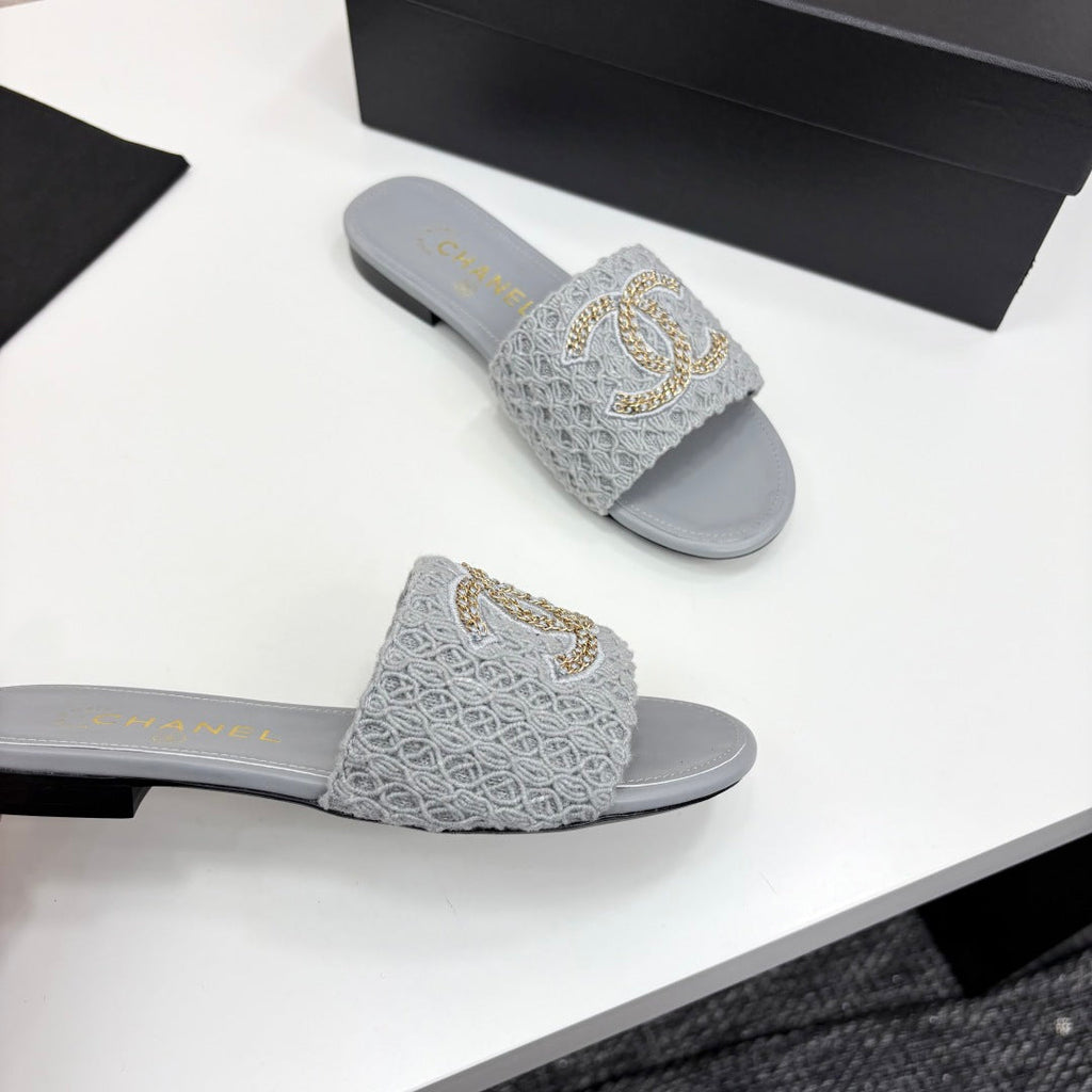 CC 25 Doubble Chain Embroidered Slippers Grey Fabric And Sheepskin 352494