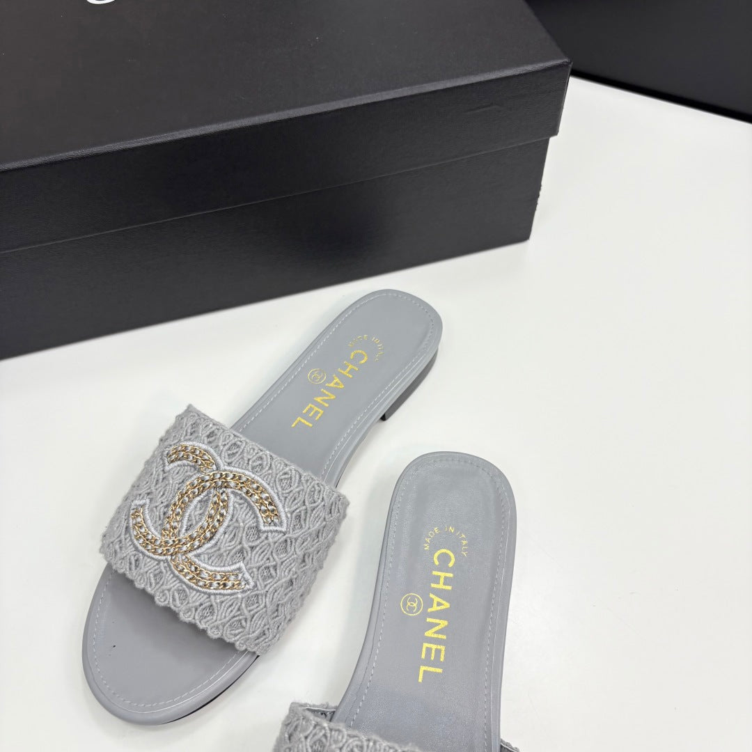 CC 25 Doubble Chain Embroidered Slippers Grey Fabric And Sheepskin 352494