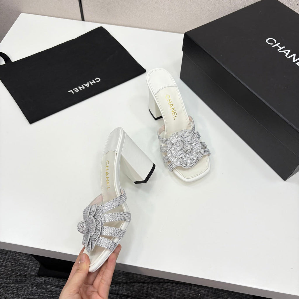 CC 25 Camellia Open Heel Mule Sandals 90mm Silver Stone Grain And Sheepskin 368845