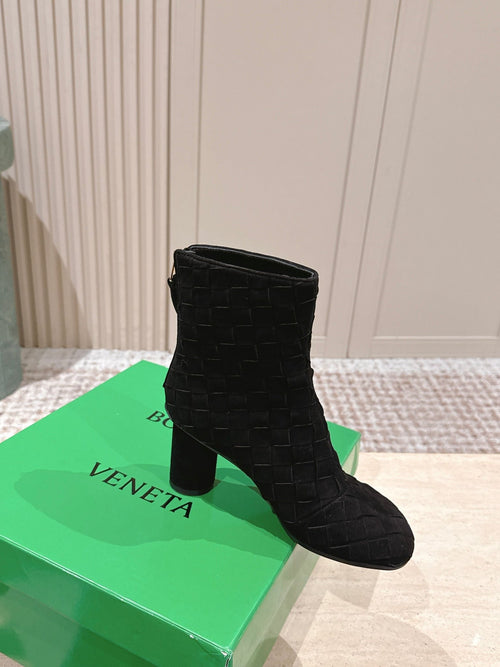 BV 26s Boots 8.5cm Black Intrecciato Suede