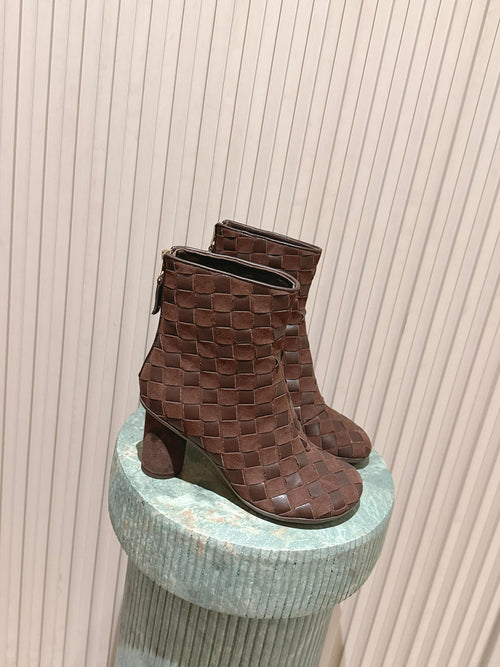 BV 26s Boots 8.5cm Dark Brown Intrecciato Suede Lambskin