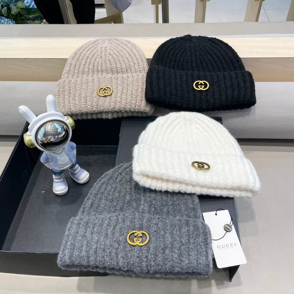 BEANIE HAT IN ECRU BEIGE WOOL 428125