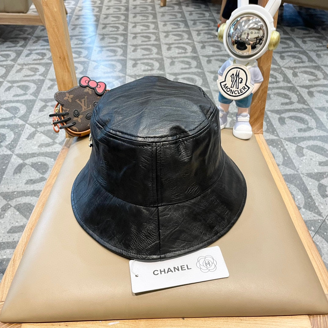 BUCKET HAT IN BLACK CALFSKIN 431732