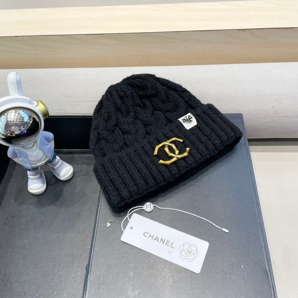 BEANIE HAT IN BLACK WOOL 431707