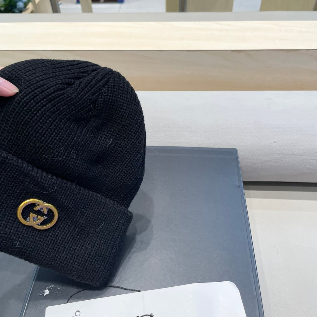 BEANIE HAT IN BLACK WOOL 433460