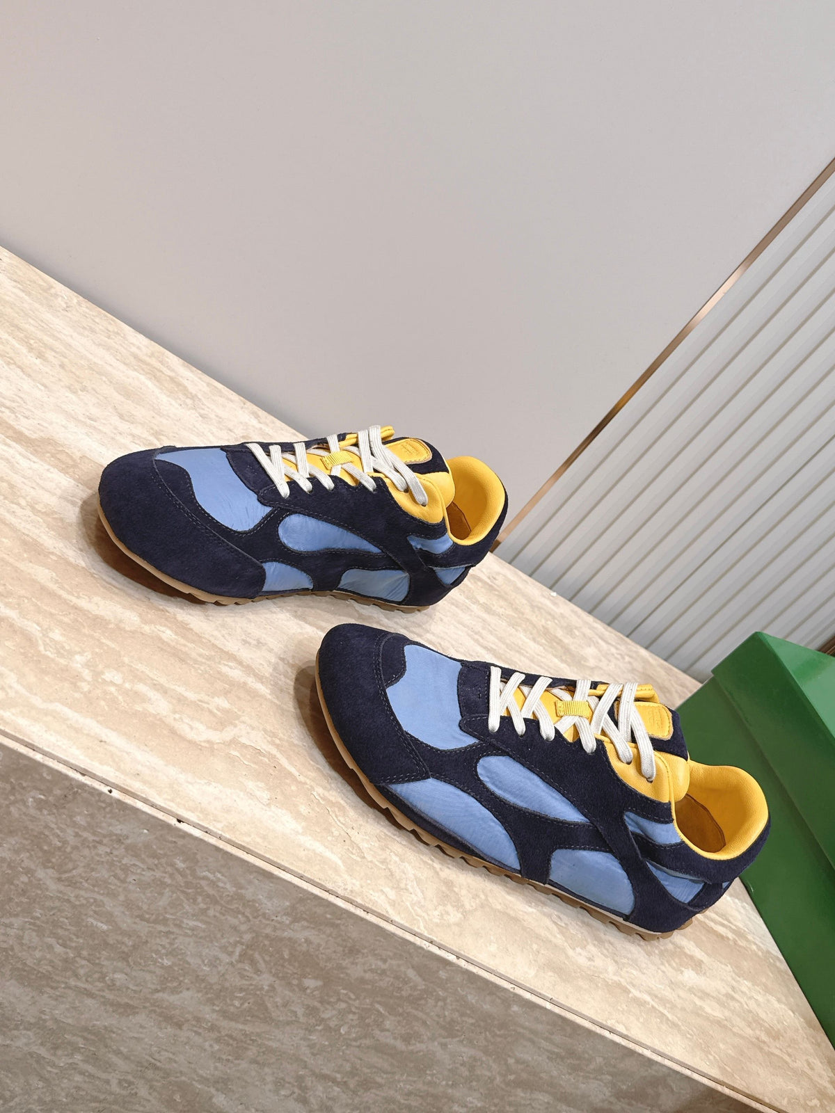 BV Orbit Flash Retro Sneake Blue Suede 934419