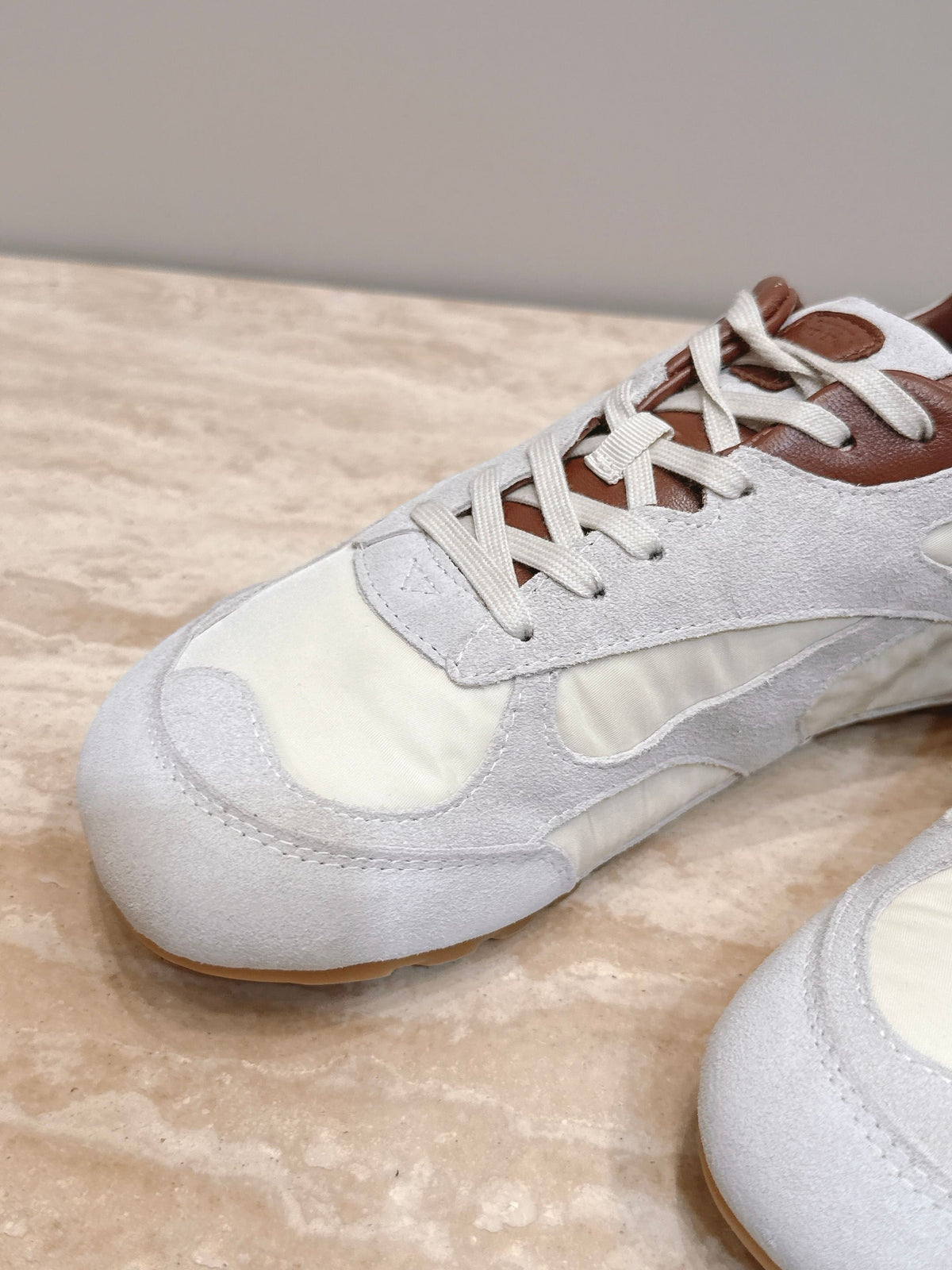 BV Orbit Flash Retro Sneaker Light Grey Suede 934421