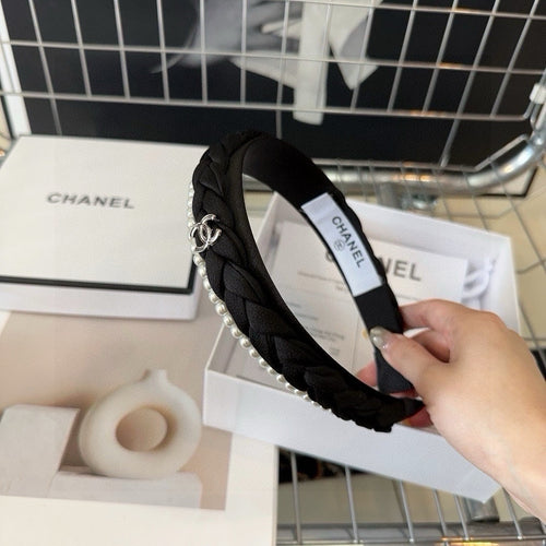 BLACK FABRIC HAIRBAND WITH PEARL CHAIN 412528