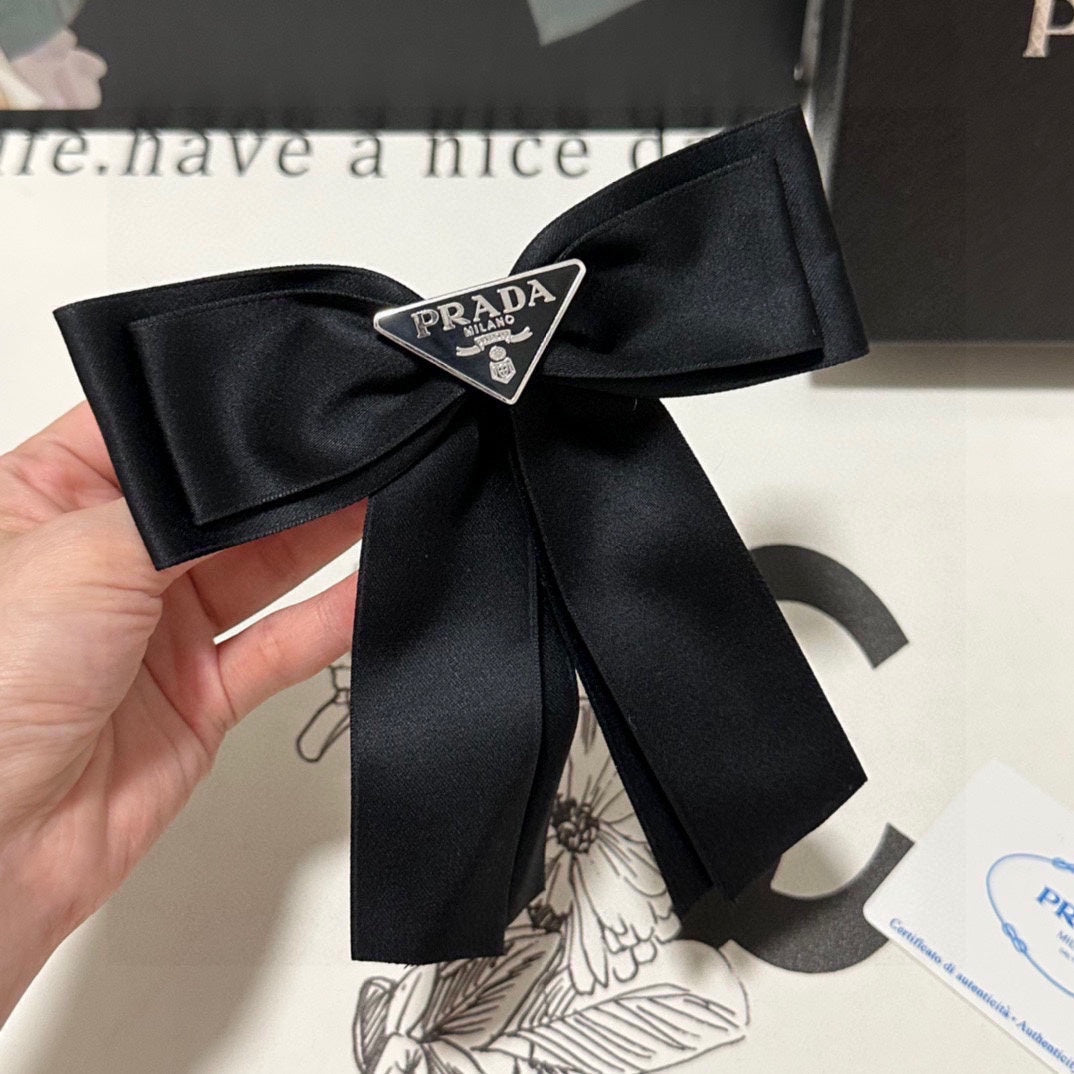BOW HAIR CLIP IN BLACK RE-NYLON 423593