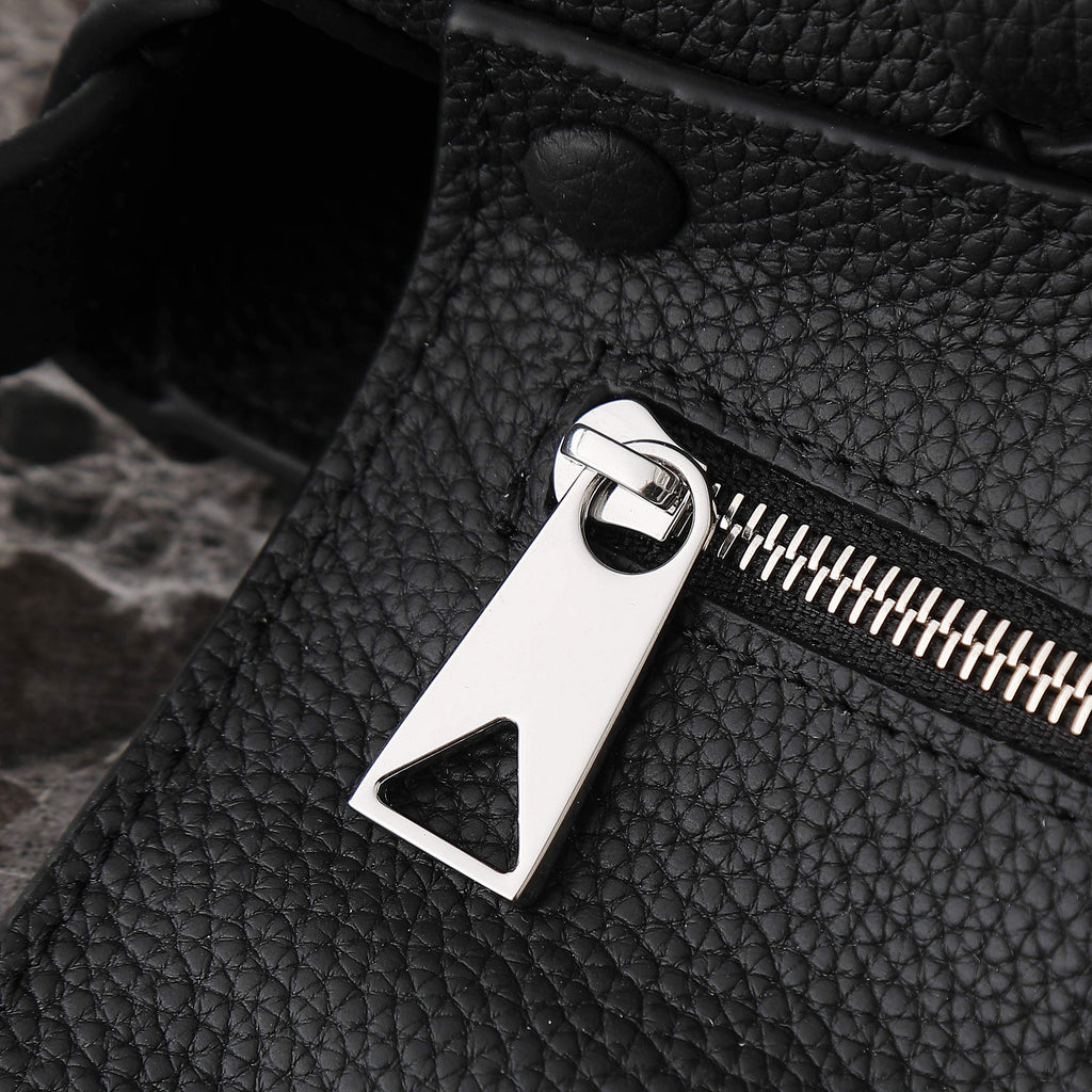 BV 25S DIAGO SHOULDER BAG 25.5 IN BLACK GRAIN COWHIDE