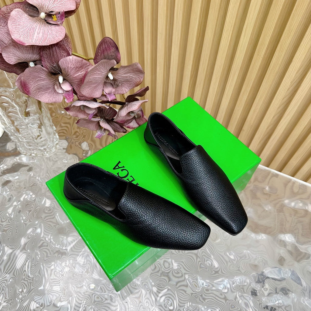 BV Grained Black Calfskin Adamo Slippers 957407
