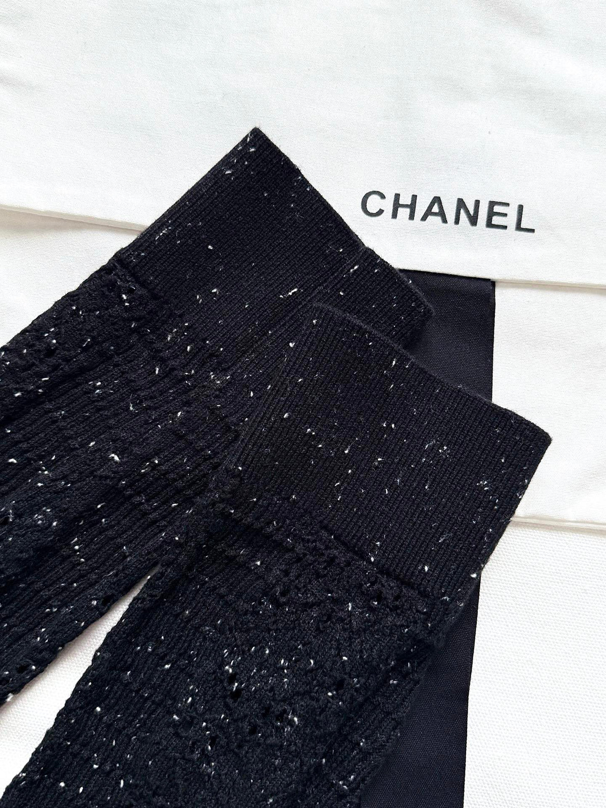 CC 25 Cardigan Black Wool