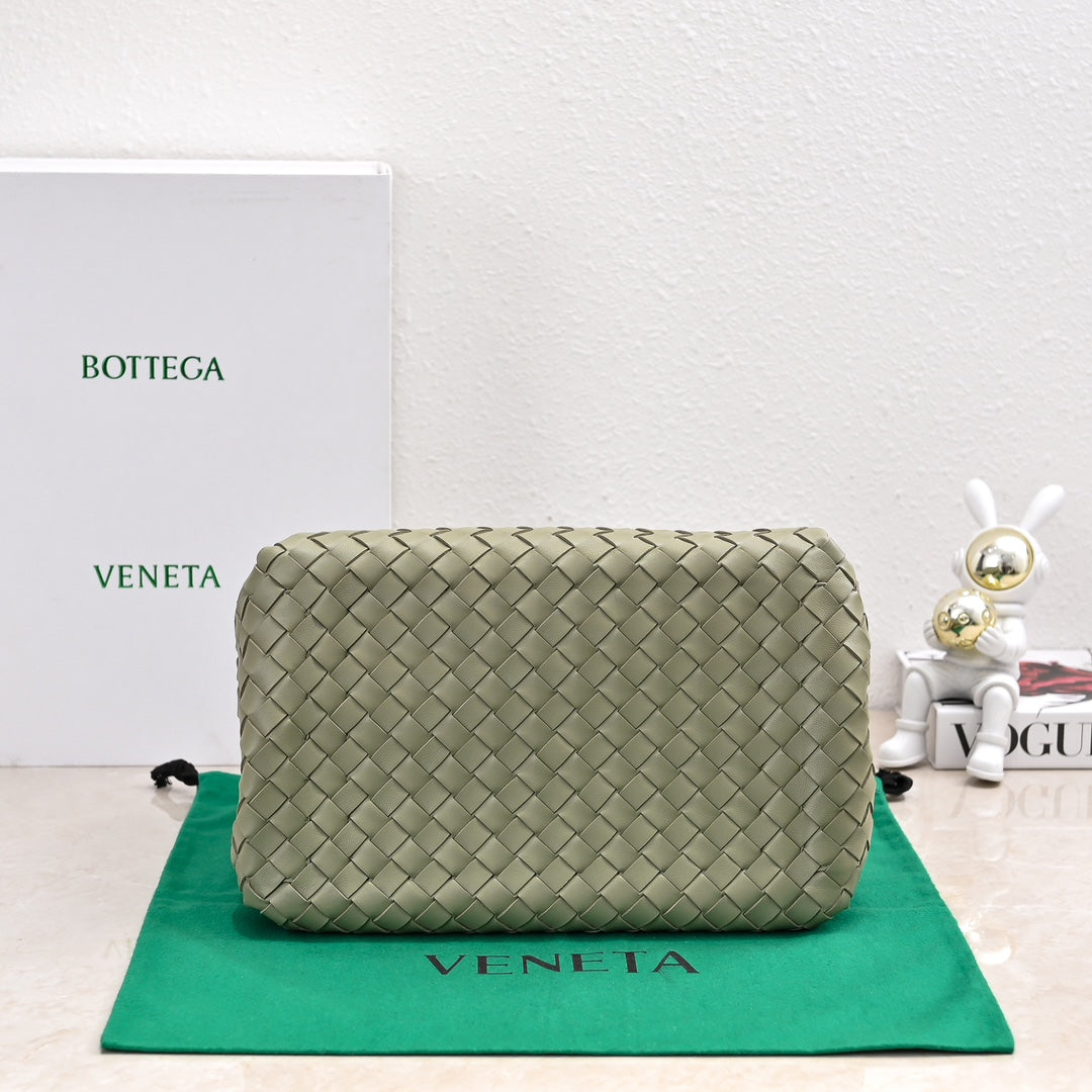 BV 26s Parachute Bag Sage Green Intrecciato Leather 291405