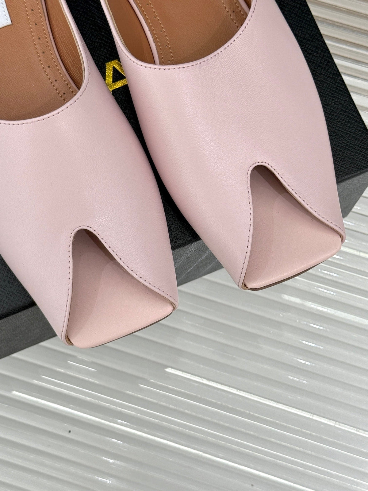 Alaia Slipper Pink Calfskin 293190