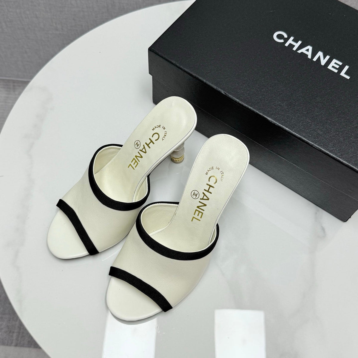 CC 25 High Heel Slippers 85mn White Black Sheepskin 368789