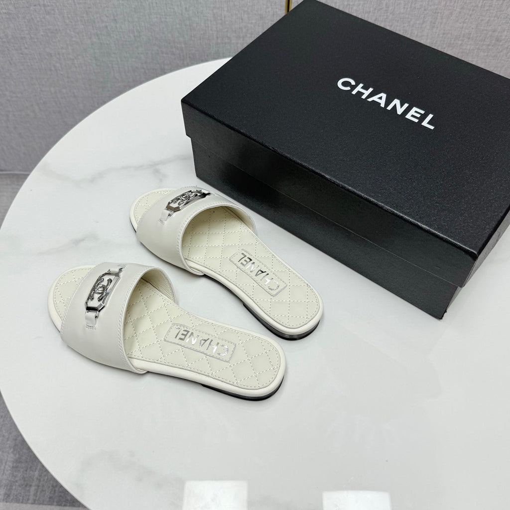 CC 25 Mule Sandals White Sheepskin 368801