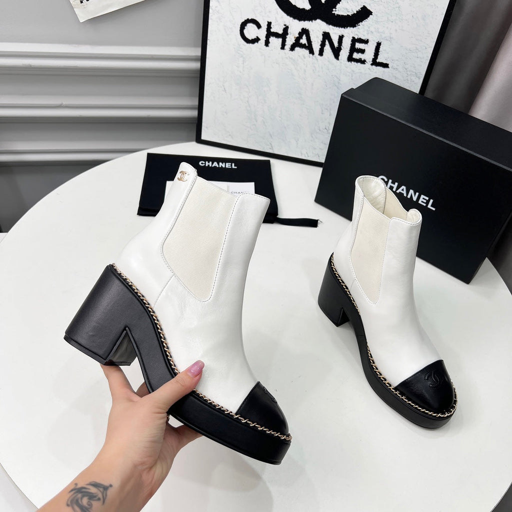 CC 25 Chelsea Ankle Boots With Chain 85mm White Black Sheepskin 374033
