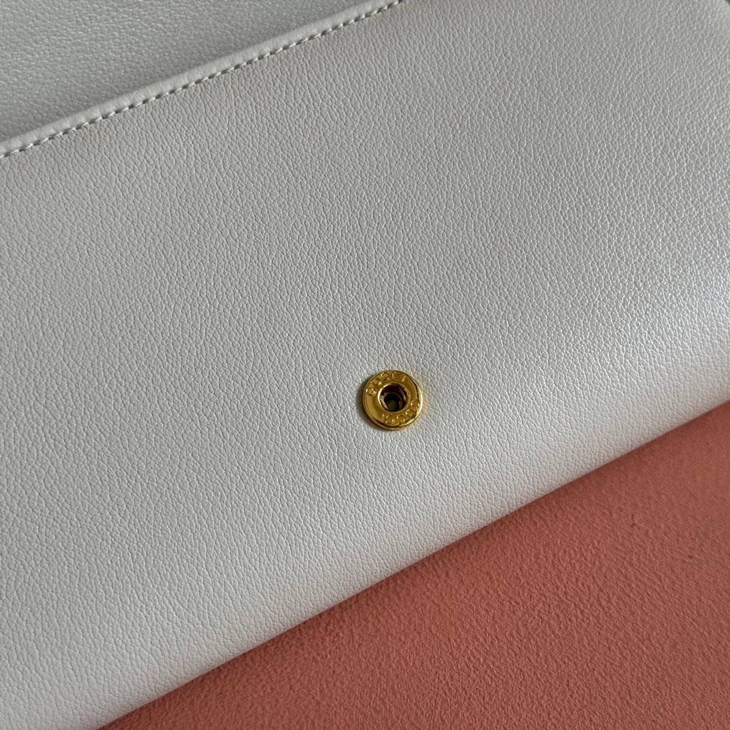 BLONDIE SHOULDER BAG 21 IN WHITE CALFSKIN GOLD HARDWARE